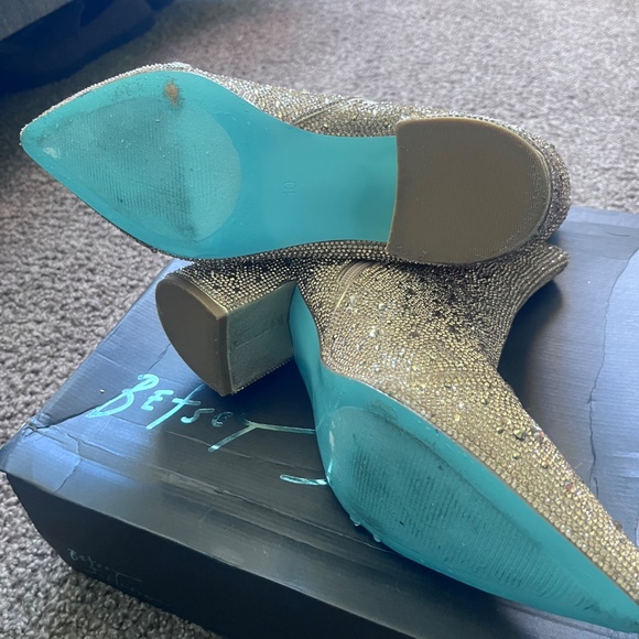 Betsy John’s Glitz and Glam Gold Boot - Picture 4 of 6